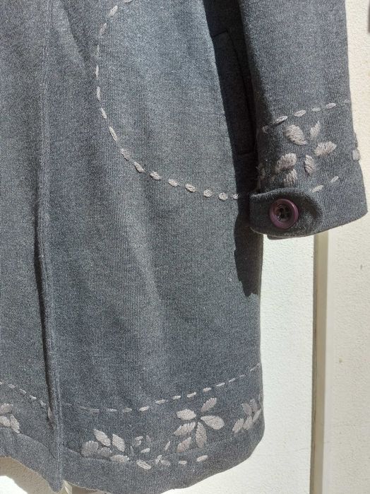 Casaco cinza bordado64729959654659122