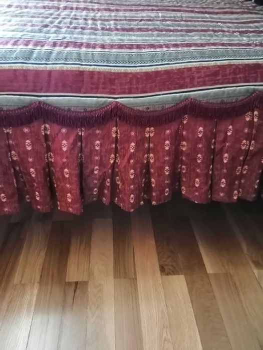 Vendo colcha cama de casal, com cortinados