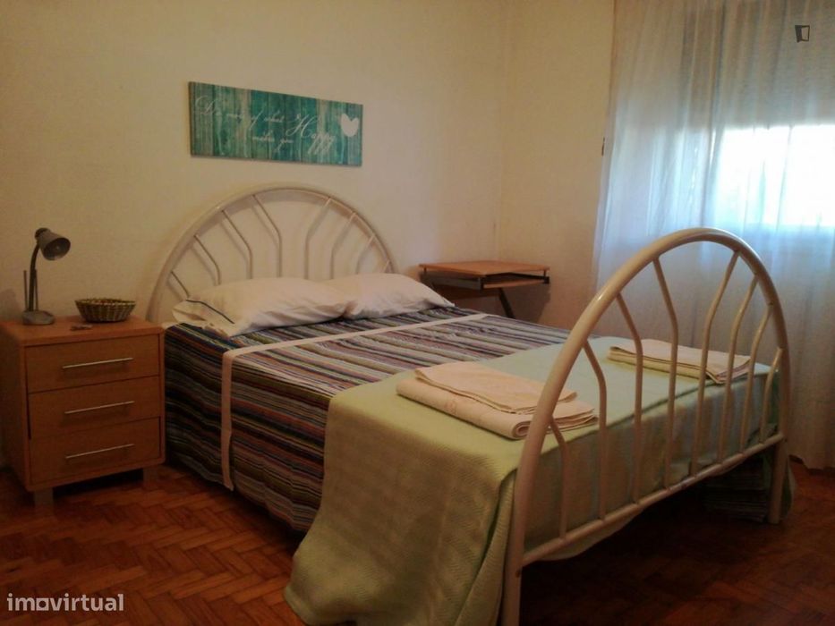 Quarto - localizado em Ramalde Porto