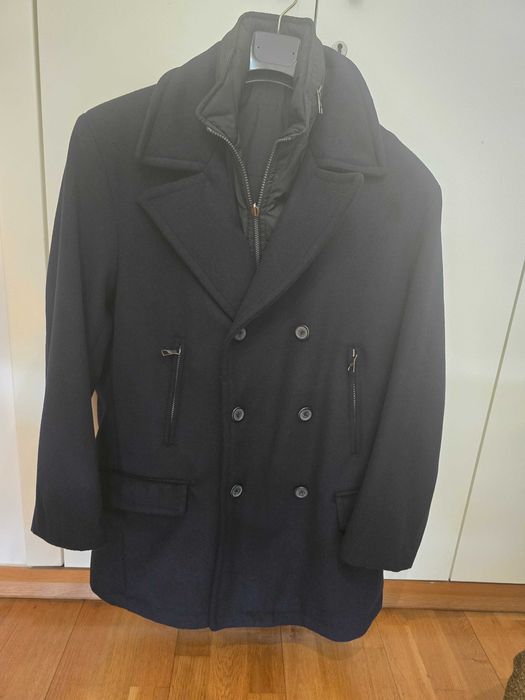 Vendo sobretudo azul-marinho Massimo Dutti,  tamanho L/40, bom estado