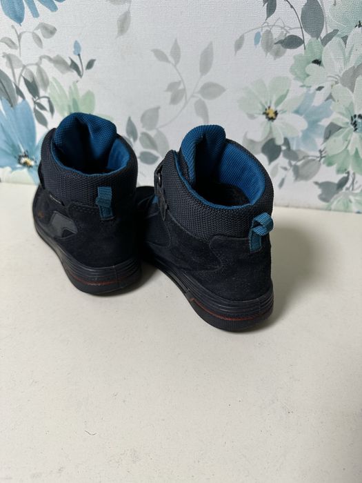Продам детские зимние ботинки ecco в хорошем состоянии  33 р.  1200грн