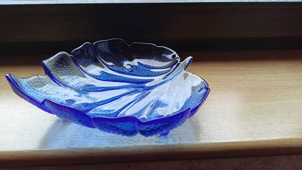Patera, liść szkło kobaltowe, PRL, 28 cm