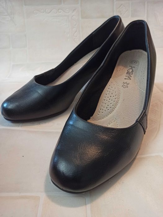 Buty na słupku - K&M - rozmiar 40/41