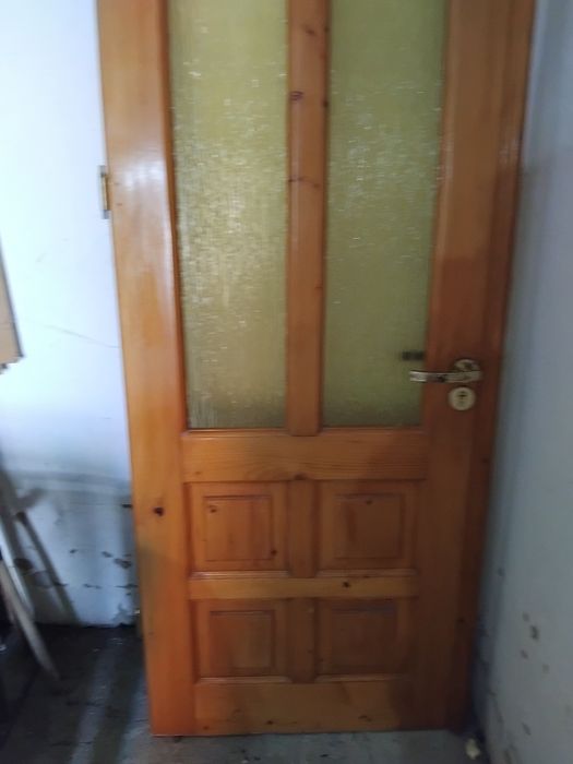 Двері міжкімнатні .віддам по 500грн.