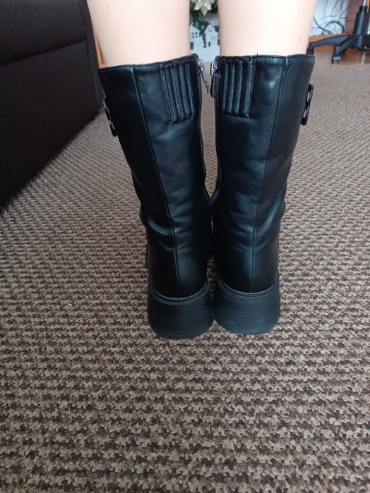 Жіночі зимові чоботи