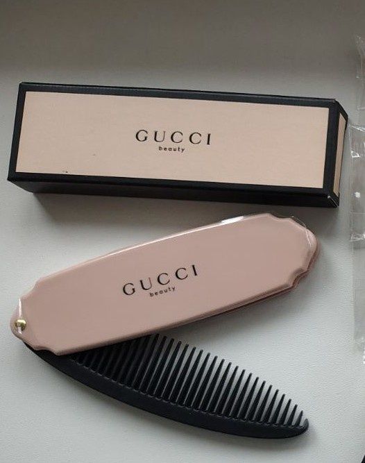 Складаний гребінець Gucci Beauty