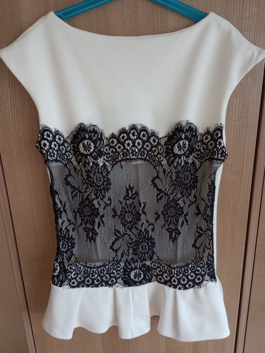 Bluzka z baskinką koronka