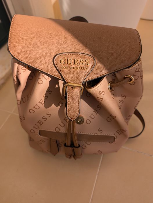 Mochila Feminina Guess