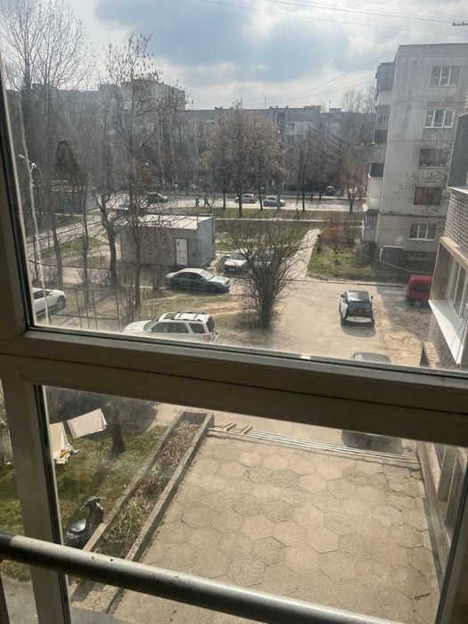Продаж 1 кімнати вул. Патона в гуртожитку