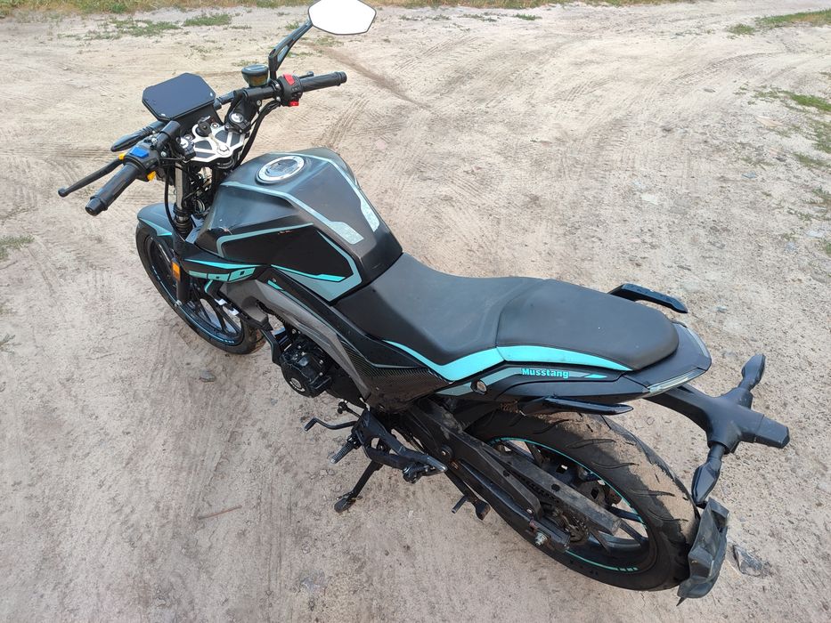 Пластик та інше Musstang Region ST 200
