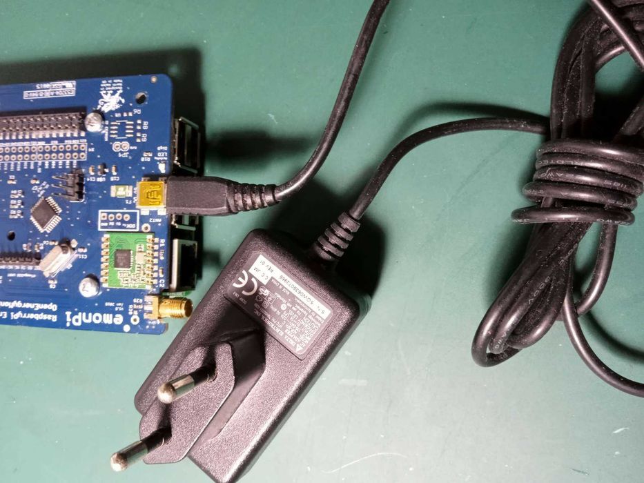 Sistema monitorização energia EmonPi
