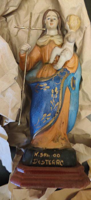 Estatuetas e marfinites religiosas diversas