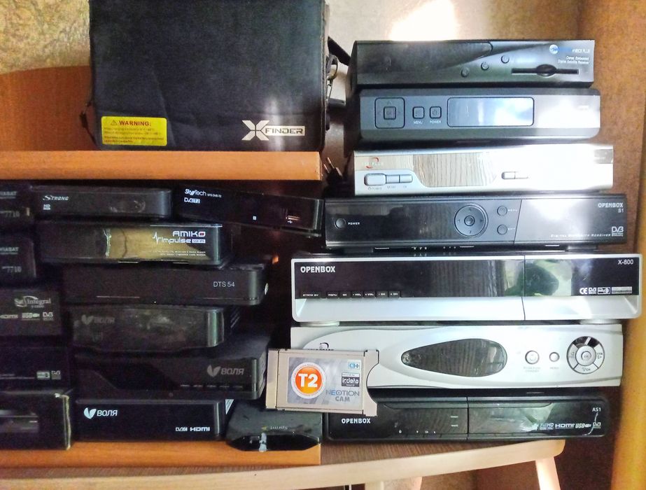 Тюнера сп.тв б.у антенна Triax 1.1.m