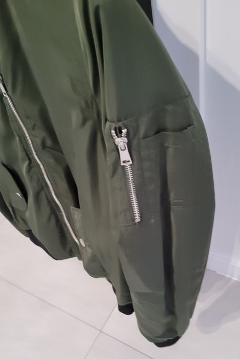 Kurtka damska- bomberka