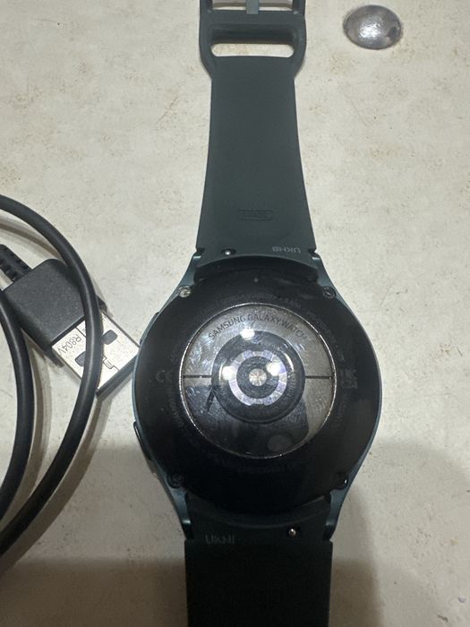 Samsung Galaxy Watch 4 green
