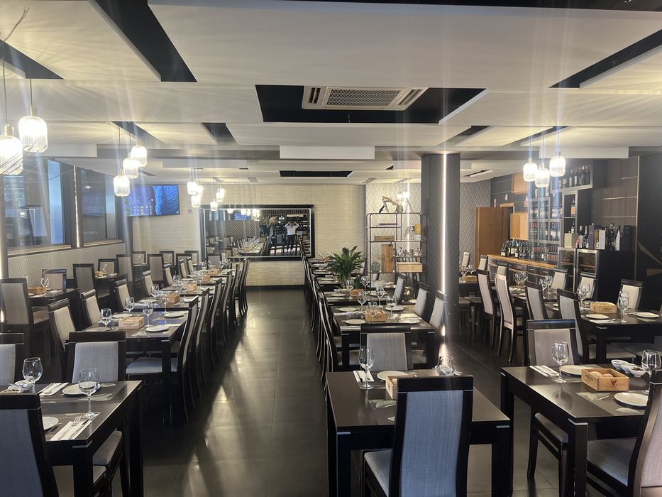 Cadeiras usadas madeira muito resistente