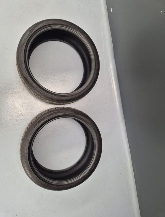 Pneus 225/40/19 - Excelente Estado