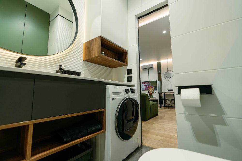 Файна Таун, 1-кім. Власник