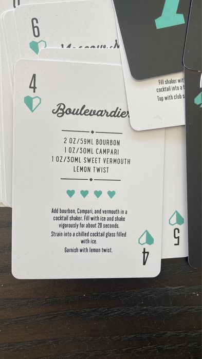 Cartas de jogar com receitas cocktail