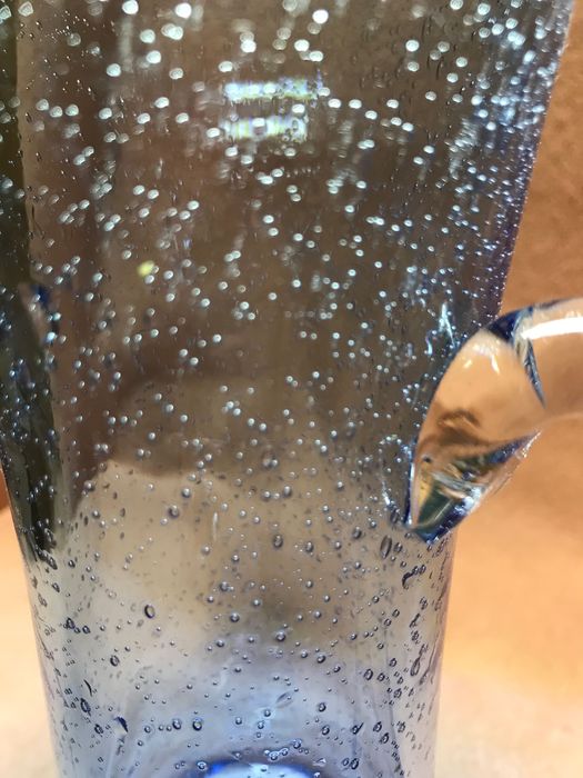 Błękitny wazon z uchem