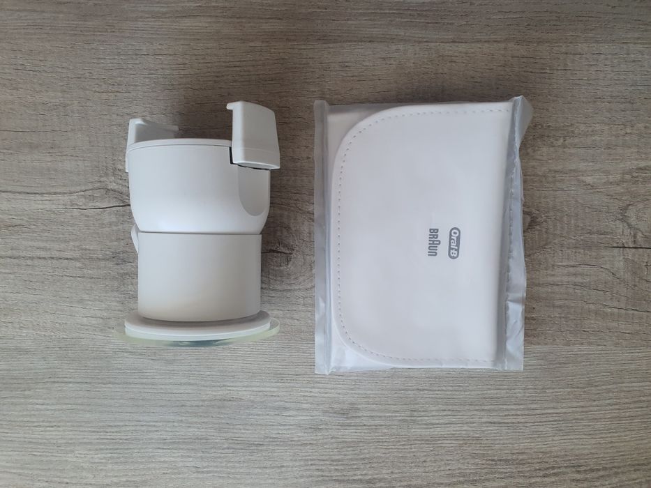Uchwyt na telefon Oral-B +Etui na szczoteczki