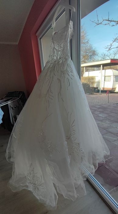 Śliczna suknia ślubna Princessa