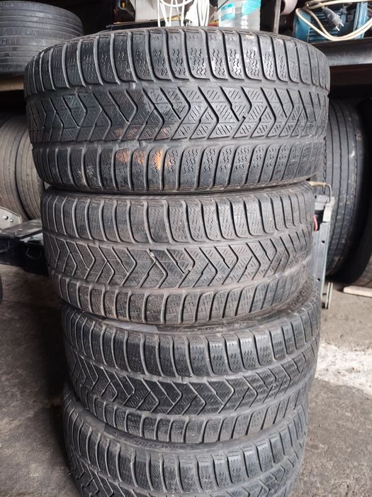 Продам резину 245/40/18