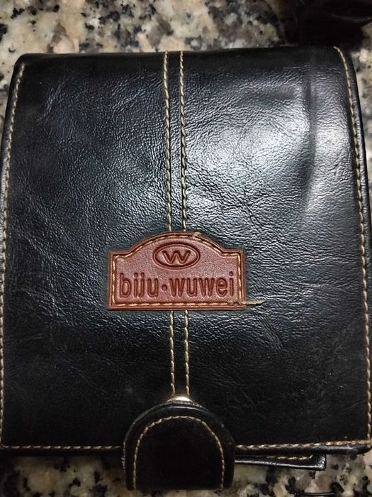 Carteiras de homem em pele genuína