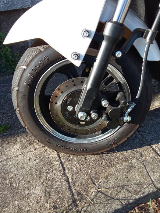Scooter elétrica sem carta como nova Voltrich