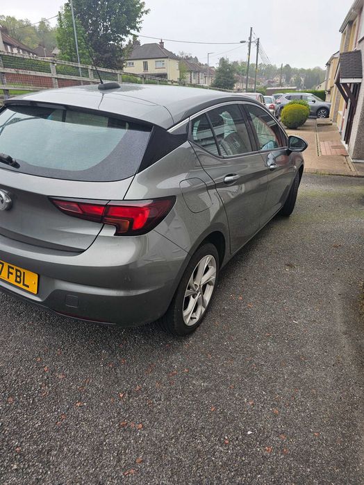Carro com matricula do uk