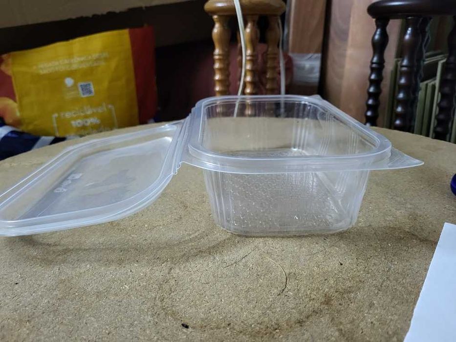 Caixas Recipientes em Plástico
