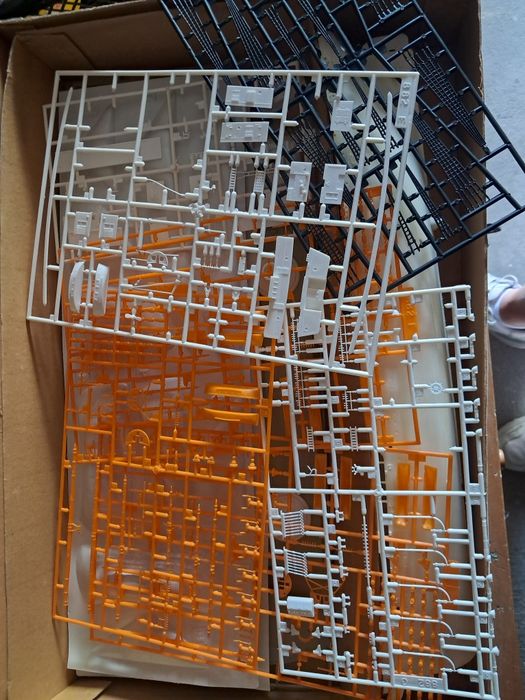 Zestaw modelarski przedstawiający żaglowiec Nippon Maru. w skali 1/50