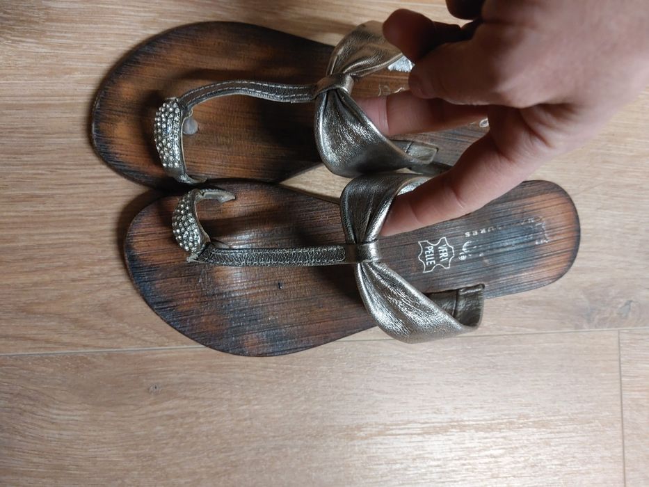 Klapki urocze ozdobne skóra 37