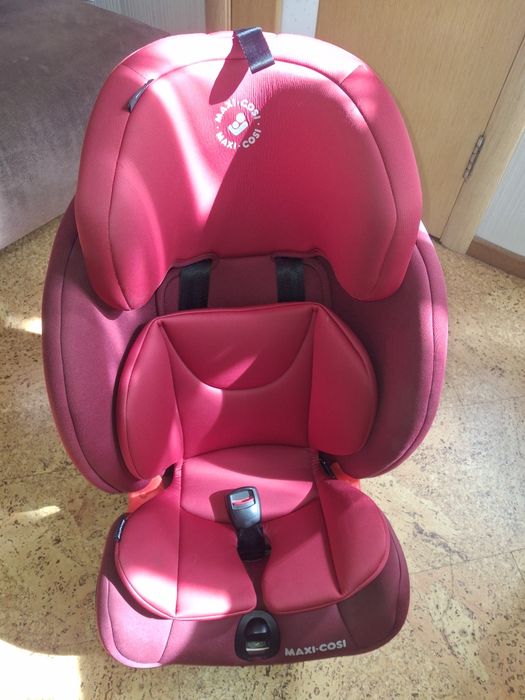 Продам авто кресло Maxi Cosi Titan