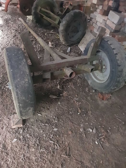 Wóz metalowy ciągnikowy