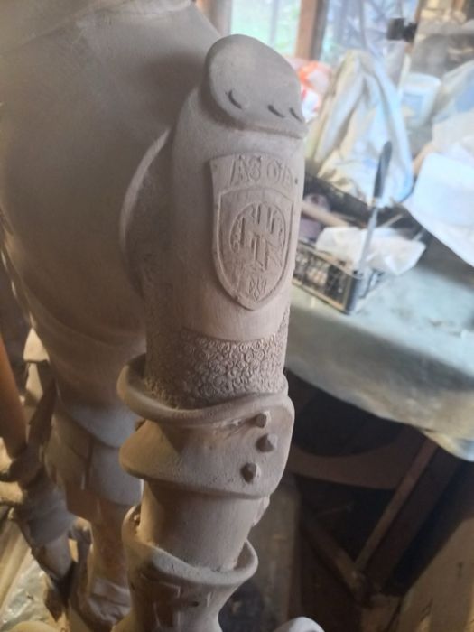 Скульптура лицаря