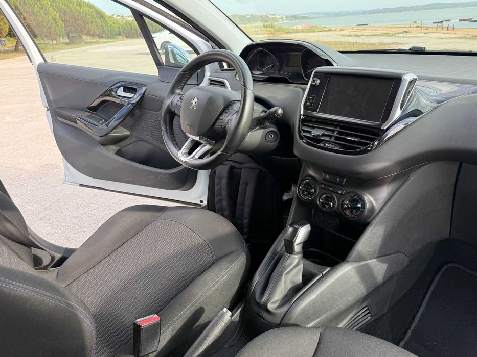 Peugeot 208 1.6 BlueHDi Style