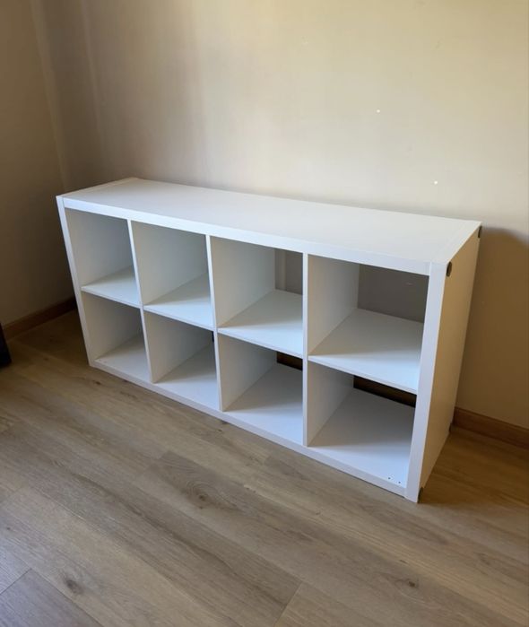 Movel/Estante com 8 compartimentos