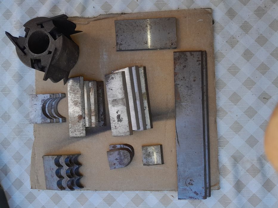 Zabytkowe narzędzia mechaniczne i ręczne stolarskie