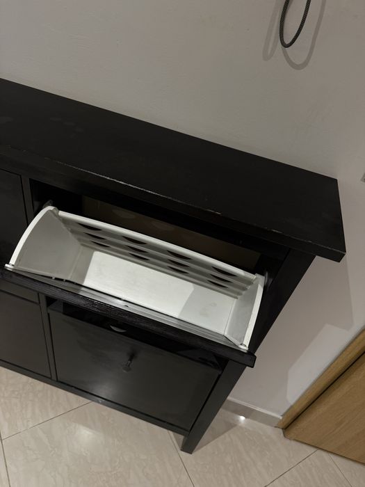 Sapateira IKEA Hemnes preta