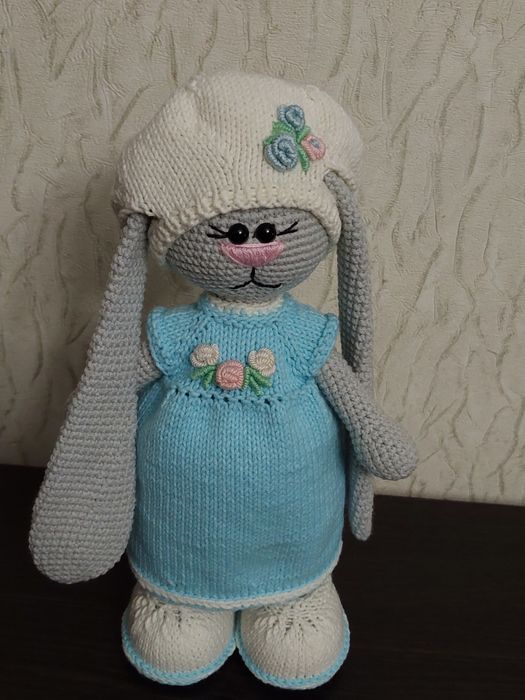 Продам в'язані іграшки ручної роботи.