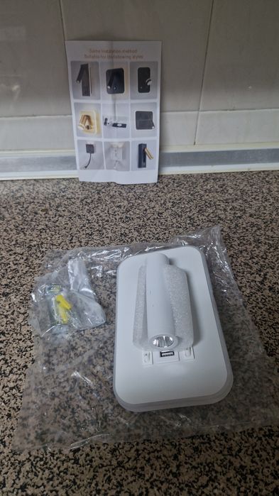 Luminária de Parede LED com Porta USB – Nova e Moderna