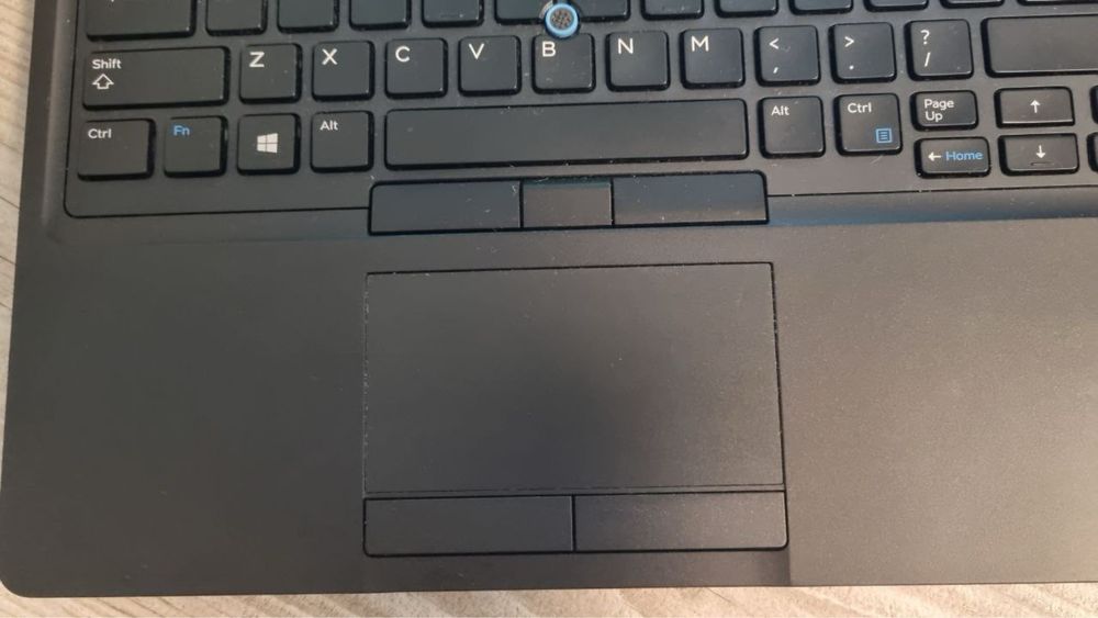 Ноутбук Dell 5590/I5-8250U/DDR4-16/SSD M2-512 gb