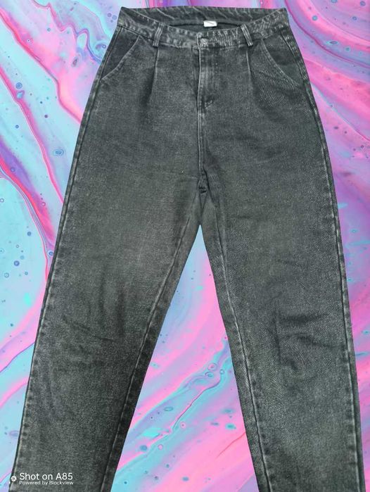 Джинси -з високою посадкою. L