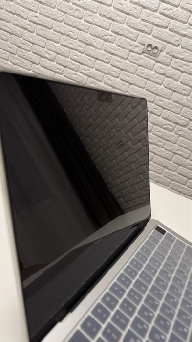 Macbook Air M2 silver