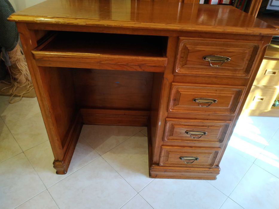 Secretaria de madeira