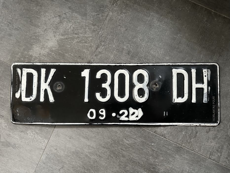 Oryginalna tablica rejestracyjna Indonezja Bali dla kolekcjonera auto