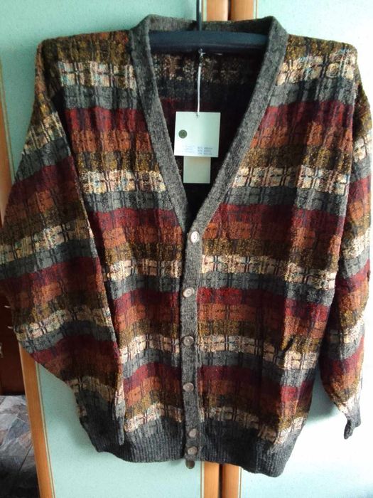 Swetr męski rozpinany .