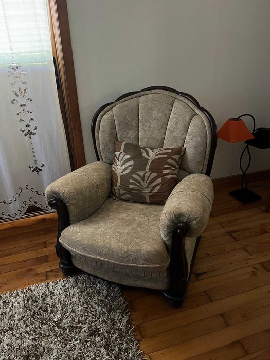 Sala Completa em Ótimo Estado – Sofás, Móvel TV e Bar de Canto