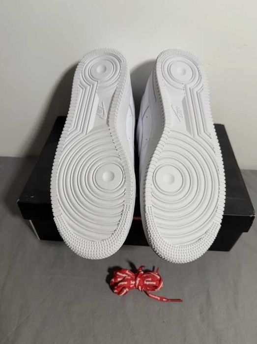 Nike_Air_Force_1_Low_Supreme_White R.45